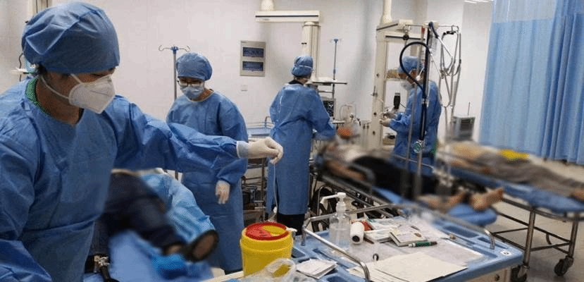 哈医大二院急诊抢救患者